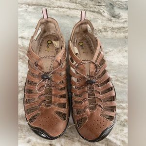 Jambu womens Bath Barefoot Sandals Leather Size 8M Comfort Shoes